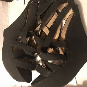 Black wedge shoes